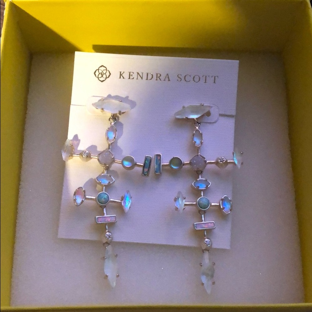 NWOT gold Kendra Scott Teagan earnings